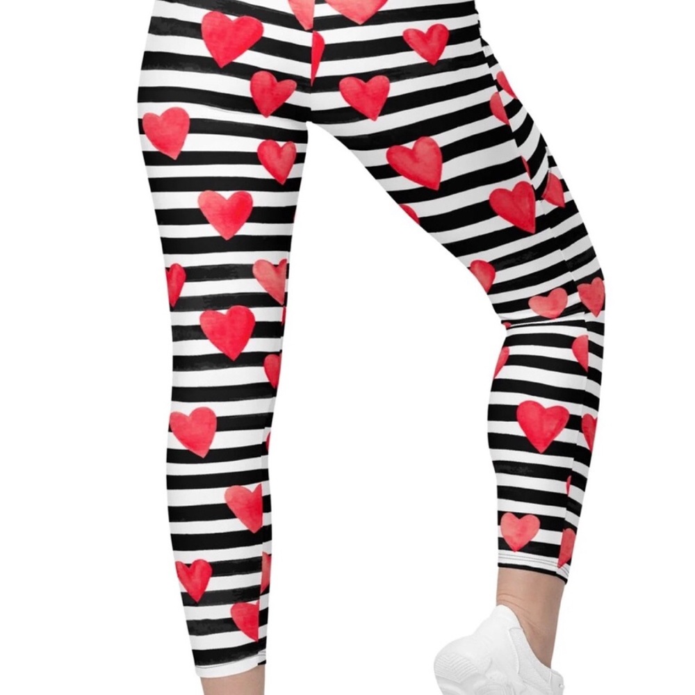 ❤️ FIERCEPULSE ❤️ COLLECTION GORGEOUS RED HEART STRIPED DESIGN LEGGINGS ( NWOT ) - Picture 2 of 4